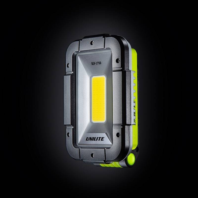 SLR-1750 LED flashlight - 1,750 lumens